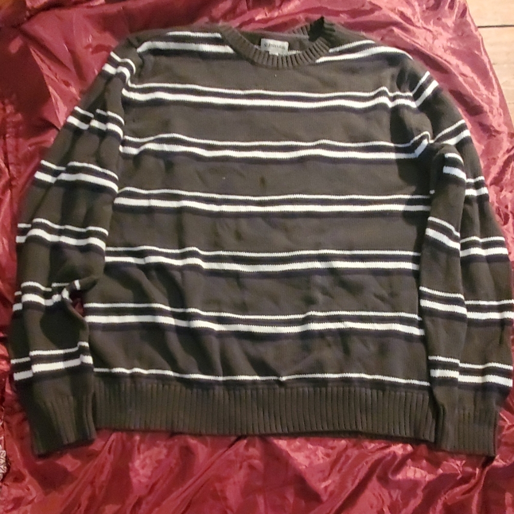 St. John's Bay Mens sweater